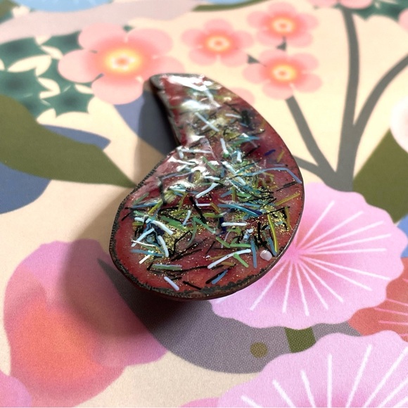 vintage enamel on copper quotation mark shaped brooch pink confetti - Picture 4 of 9